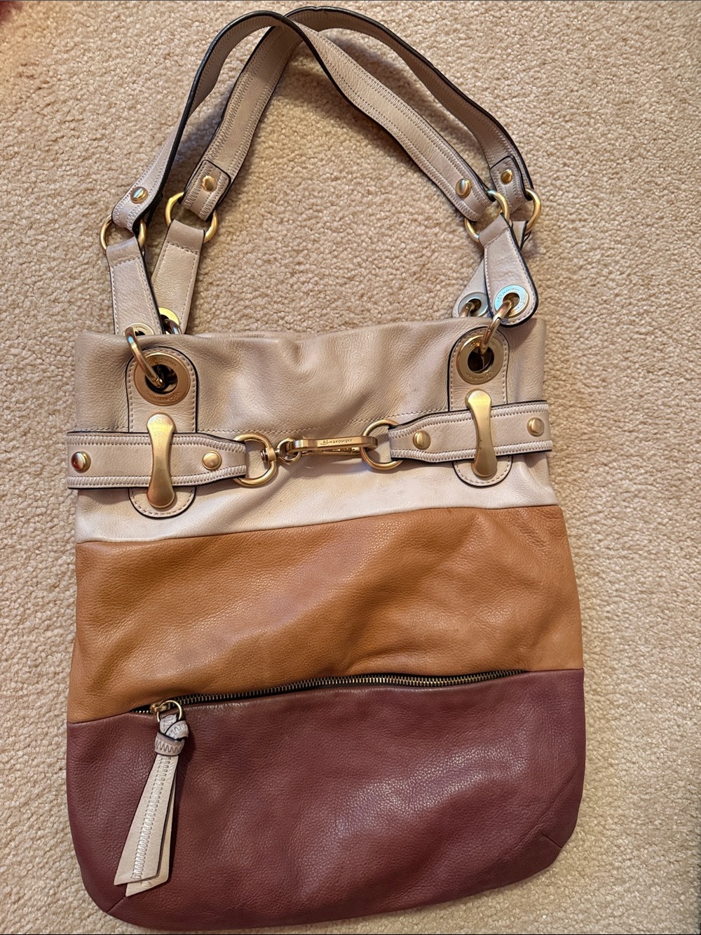 b.Makowsky 3 Tone Leather Purse with Gold Chunky Hardware. Heavy and Sturdy.
